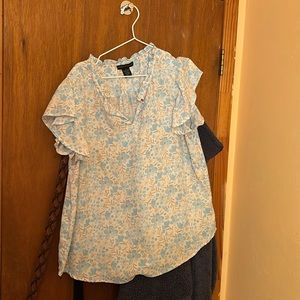 Blue floral top